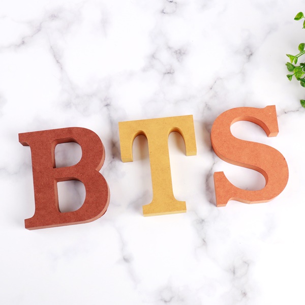 BTS bts 세트 컬러 MDF 에코보드 이니셜 알파벳 우드스카시 BTS bts 세트 컬러 MDF 에코보드 이니셜 알파벳 우드스카시