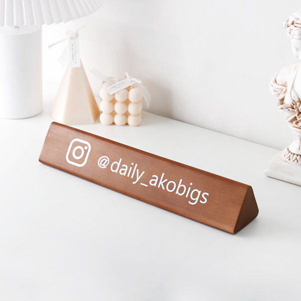 인스타 유튜브 아이디 안내판 SNS 매장 홍보 주문제작 원목 우드 삼각 명패